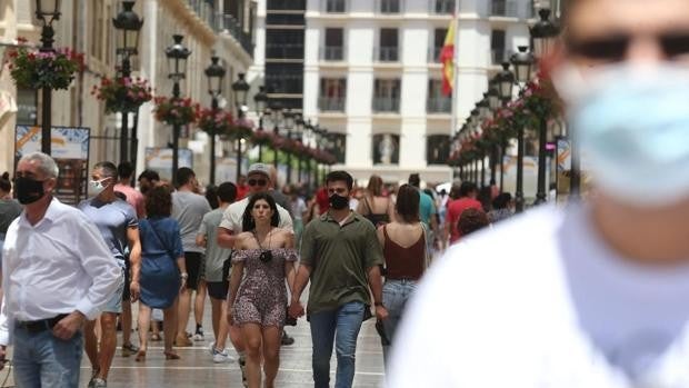 Explosión de contagios Covid en Málaga: «Hemos confiado en la vacunación y no era suficiente para frenar el virus»