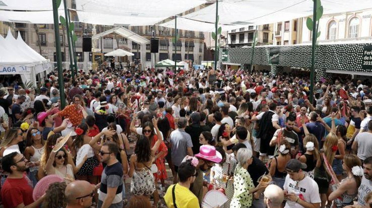 Imagen de la plaza de la Constitución malagueña en una feria preCovid