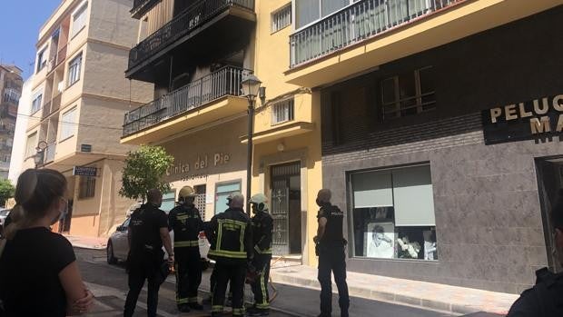 Un niño de diez años herido con quemaduras en el incendio de un piso en Fuengirola