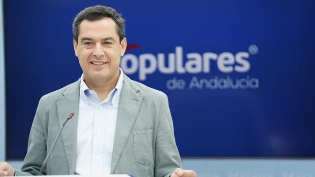 Juanma Moreno insta al PP andaluz a descansar en las vacaciones: «En septiembre pondremos la sexta marcha»