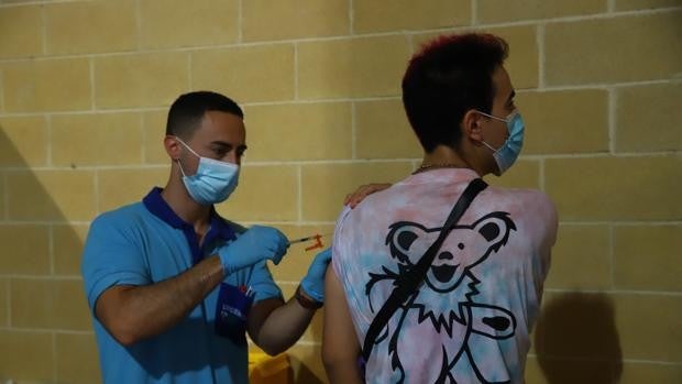 Vacunación Covid | Los jóvenes de 16 a 19 años de Córdoba respiran aliviados tras la primera dosis