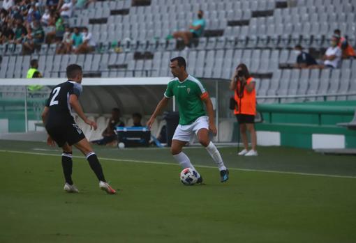 De las Cuevas, durante el partido ante el Marbella