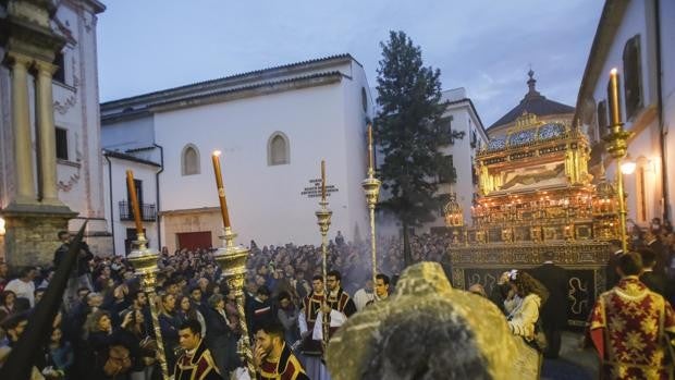 La cofradía del Santo Sepulcro de Córdoba prepara un libro con su historia desde Puerta Nueva a la Compañía