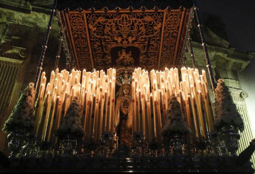 La Virgen del Desconsuelo, en su paso de palio