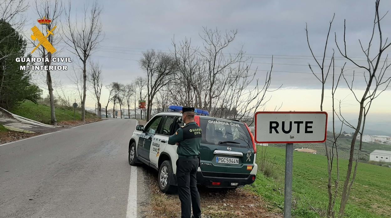 La Guardia Civil a la entrada de Rute