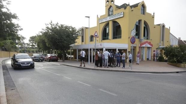 Concluye el arreglo del acerado en la carretera de las Ermitas de Córdoba