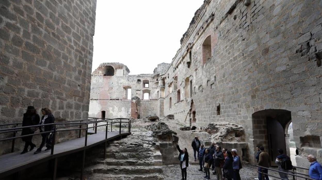 Visita guiada al castillo de Belalcázar en noviembre de 2019, poco después de su apertura