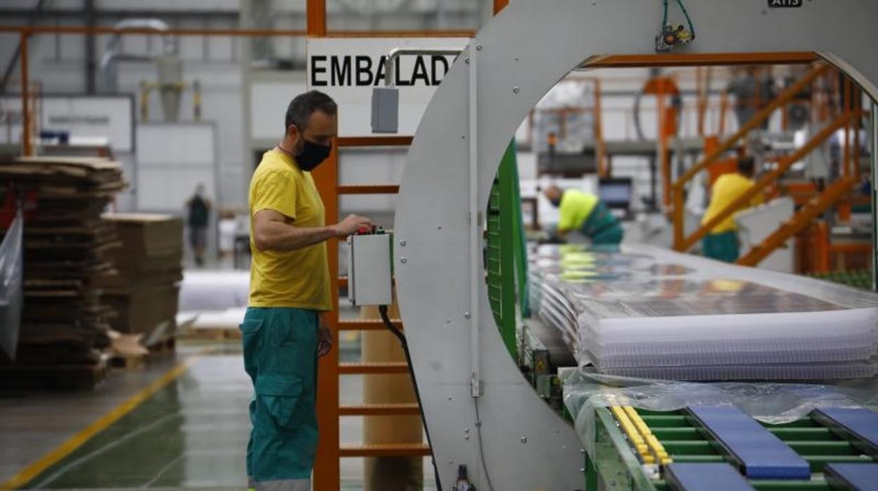 Imagen de una fábrica en Córdoba