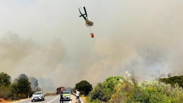 Incendios en Córdoba |El fuego forestal en Espiel arrasa ya más de 370 hectáreas de monte bajo y dehesa