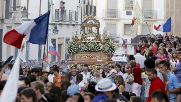El día que la Virgen de Acá caminó entre banderas por la Jornada Mundial de la Juventud en Córdoba