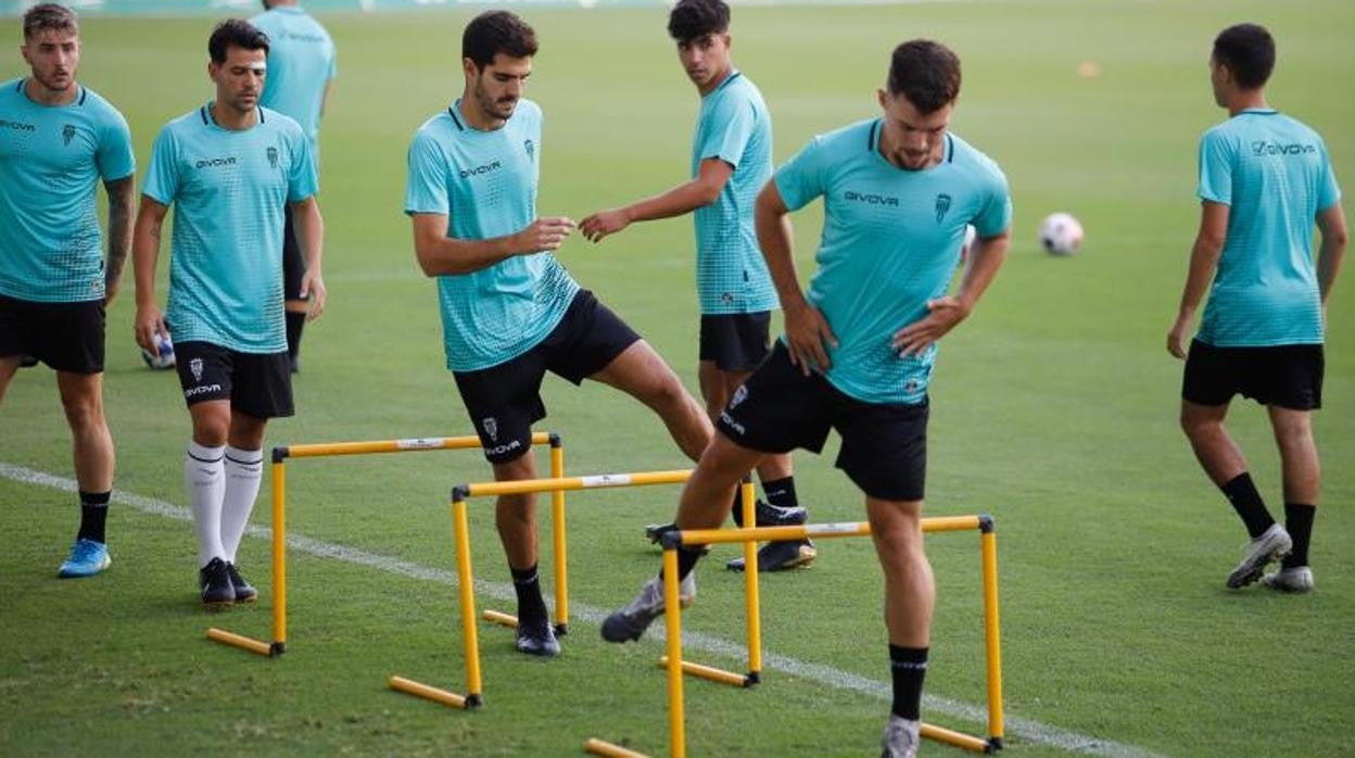 Entrenamiento del Córdoba con Bernardo y José Ruiz