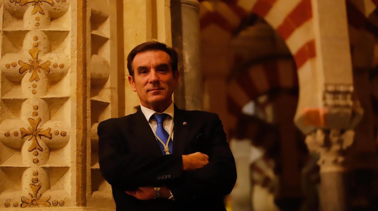 Francisco Gómez Sanmiguel, en su etapa como presidente de la Agrupación, en la Mezquita-Catedral de Córdoba