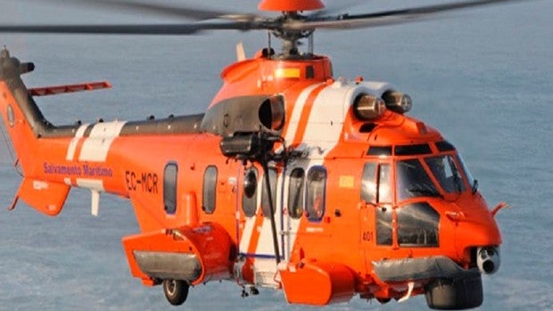 Rescatan en helicóptero a dos tripulantes de un yate a la deriva en el Cabo de Gata