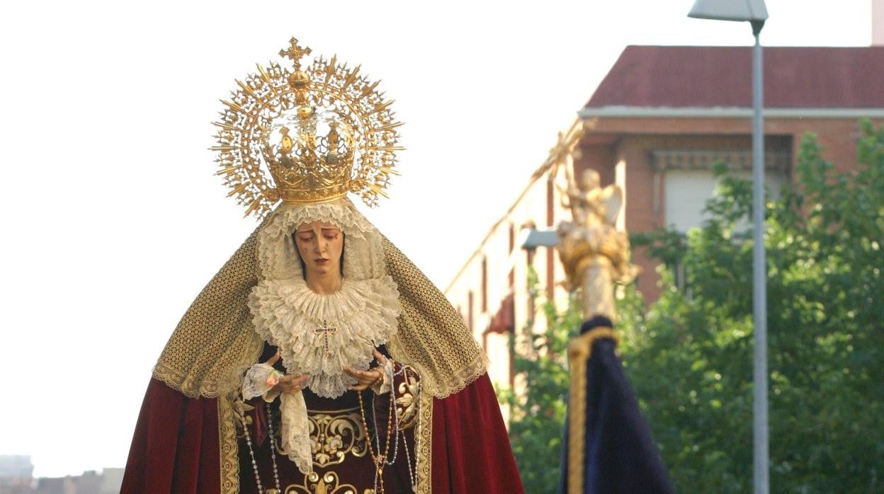 La Virgen de la Estrella, en las calles de la Huerta de la Reina durante un rosario