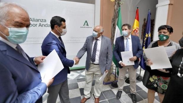 Patronales y sindicatos de la concertada en Andalucía valoran el acuerdo pero ven «insuficiente» los refuerzos docentes