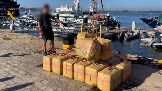 Intervenido un pesquero en Punta Umbría cargado con 930 kilos de hachís ocultos en la bodega