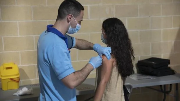 El Covid da otro respiro a los hospitales de Andalucía: 45 ingresados menos en un día y bajan a cifras de julio
