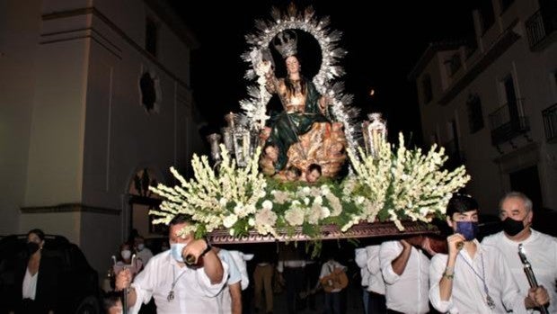 La Virgen de la Aurora de Priego de Córdoba, la primera en procesionar por las calles tras la pandemia