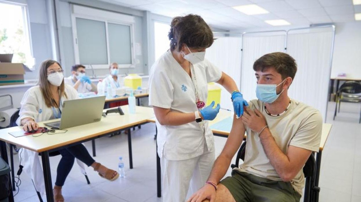 La mayoría de las vacunas se están poniendo sin cita previa en toda Andalucía