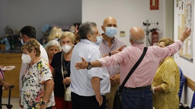 Andalucía se acerca a registros de riesgo bajo de coronavirus
