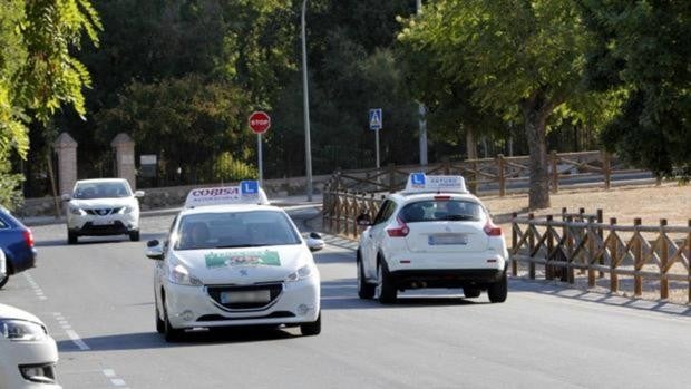 Tráfico niega colapso de exámenes de conducir en Córdoba mientras las autoescuelas denuncian «pérdidas»