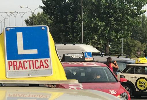 Tráfico niega colapso de exámenes de conducir en Córdoba mientras las autoescuelas denuncian «pérdidas»