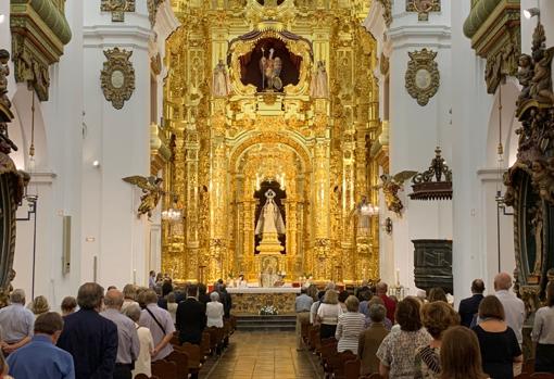 Misa en la iglesia en honor de la Virgen de la Merced