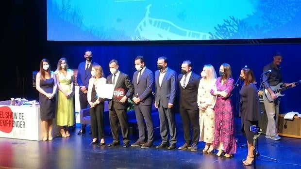 La empresa de Córdoba Pienso y Mascotas gana el premio AJE Andalucía a la mejor trayectoria