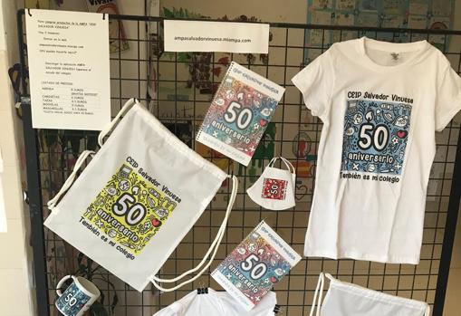 Camisetas y merchandising para celebrar el 50 aniversario del CEIP Salvador Vinuesa