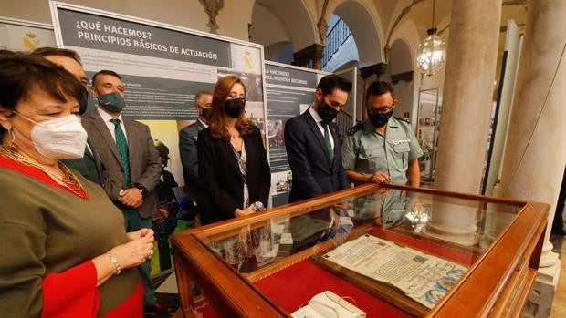 Exposiciones de la Guardia Civil en Córdoba | De la historia del tricornio a la pintura benemérita