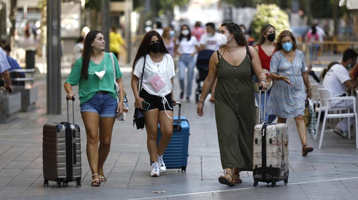 Tres mujeres en el Centro de Córdoba