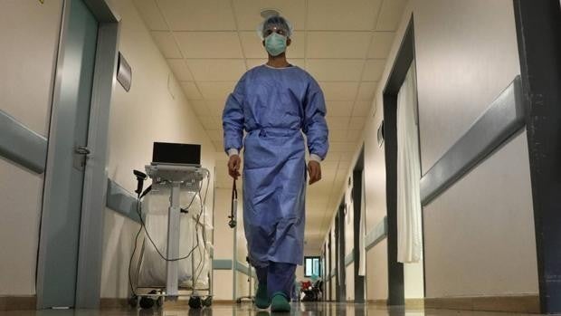 La incidencia del Covid baja 144 puntos en solo un mes y las hospitalizaciones se reducen un 36% en Córdoba