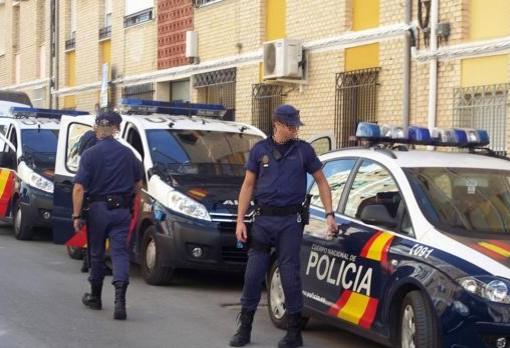 Efectivos de la Policía Nacional en Cabra