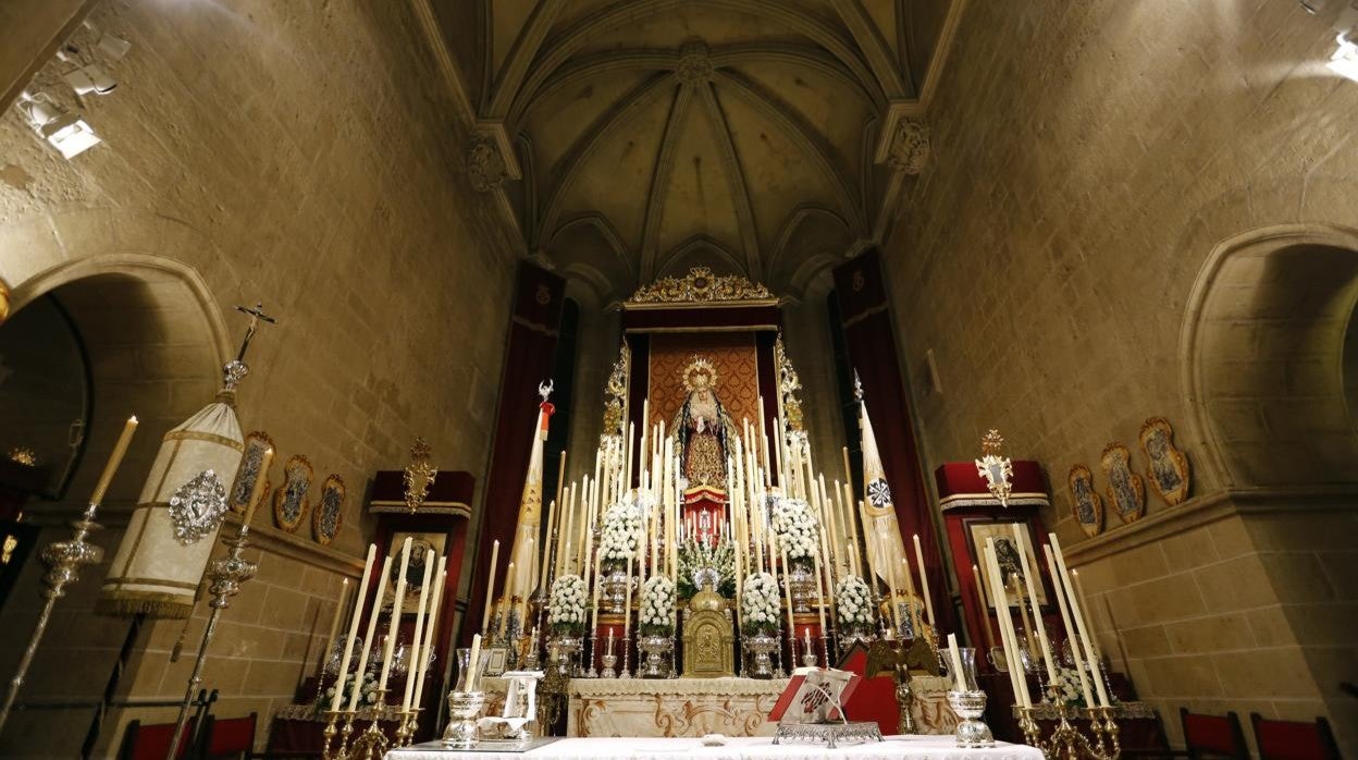 La Virgen del Rosario, durante unos cultos en San Pablo