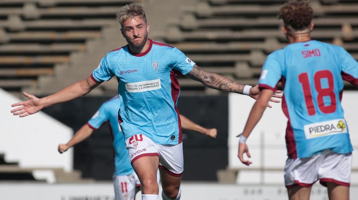 Antonio Casas celebra el 0-1 ante el Linense este miércoles en La Línea