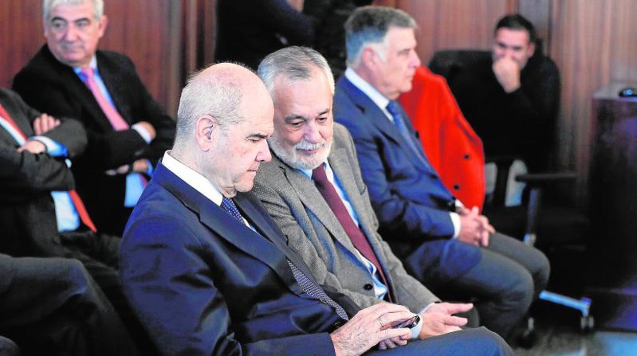 Manuel Chaves y José Antonio Griñán durante le juicio del caso ERE