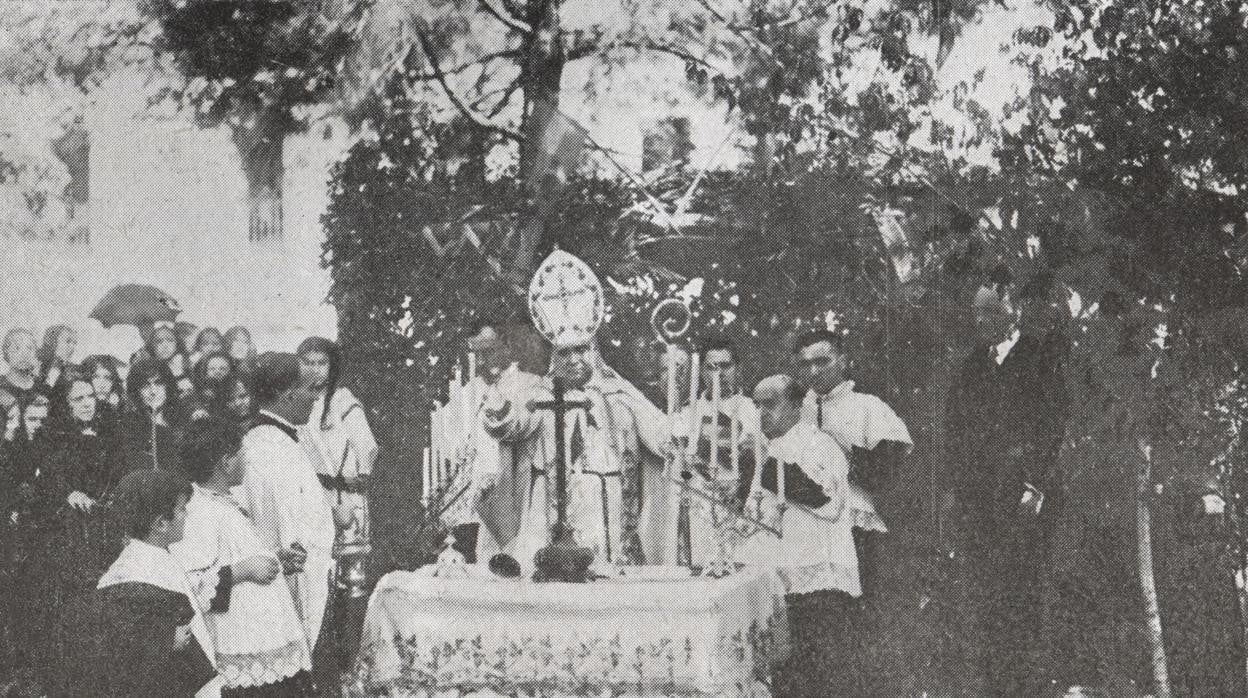 El obispo Pérez Muñoz acto de entronización del Sagrado Corazón de Jesús de Peñas Blancas, en 1923