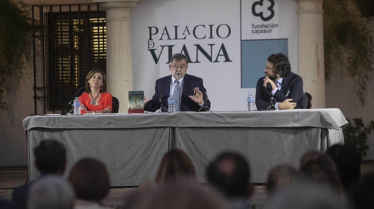 Calvo Poyato, en la presentación de 'La travesía final' en el Palacio de Viana