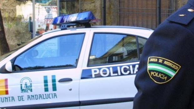 La Policía detiene a una madre por maltatar a sus hijos de 2 y 3 años en en barrio del Guadalquivir en Córdoba