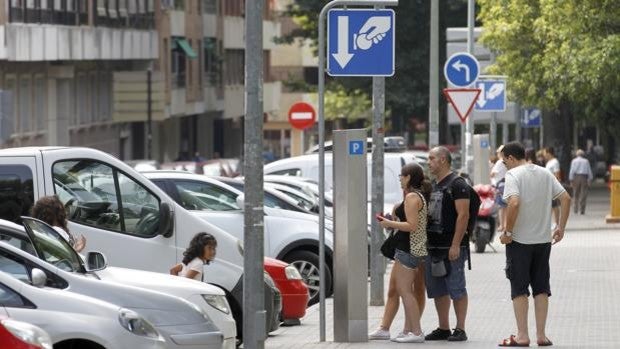 El Ayuntamiento de Córdoba encara la recta final del contrato de la zona azul un año y medio después