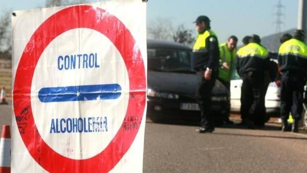 La Policía Local de Córdoba desaloja un local de ocio nocturno en Sansueña por ruido e incumplir aforo