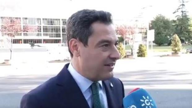 Juanma Moreno: «España es una gran nación, hay que disfrutarla más y criticarla menos»