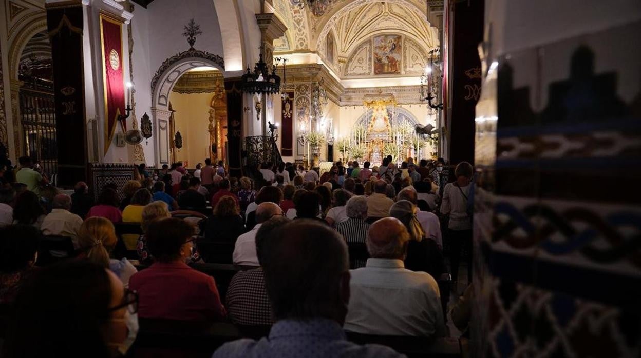 Imagen del cabildo celebrado en la Parroquia de la Asunción para tomar la decisión del traslado