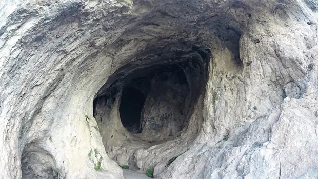 Cuevas de San Marcos: el pueblo de Málaga que consiguió «atar al diablo» en la entrada de una cueva