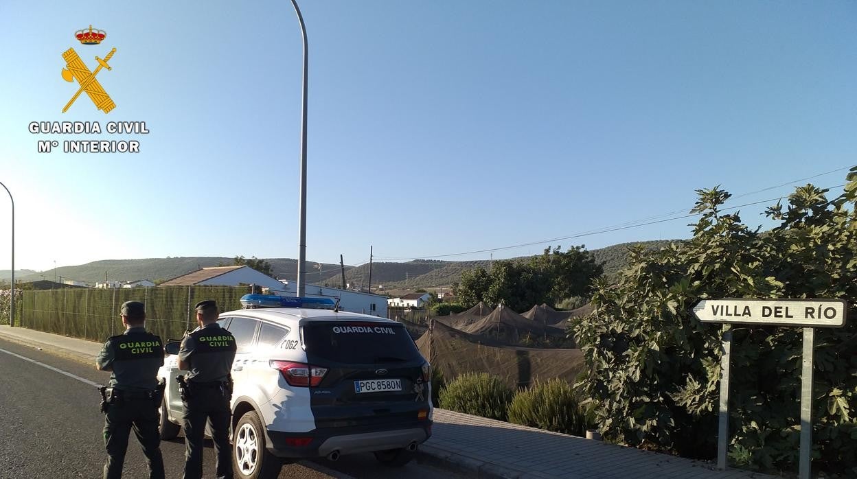 Agentes de la Guardia Civil en Villa del Río