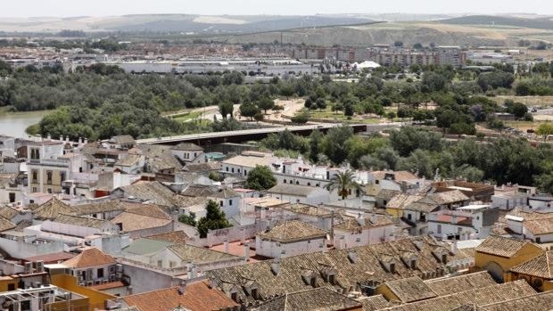 El Pleno del Ayuntamiento de Córdoba debatirá levantar la prohibición de placas solares en el Casco