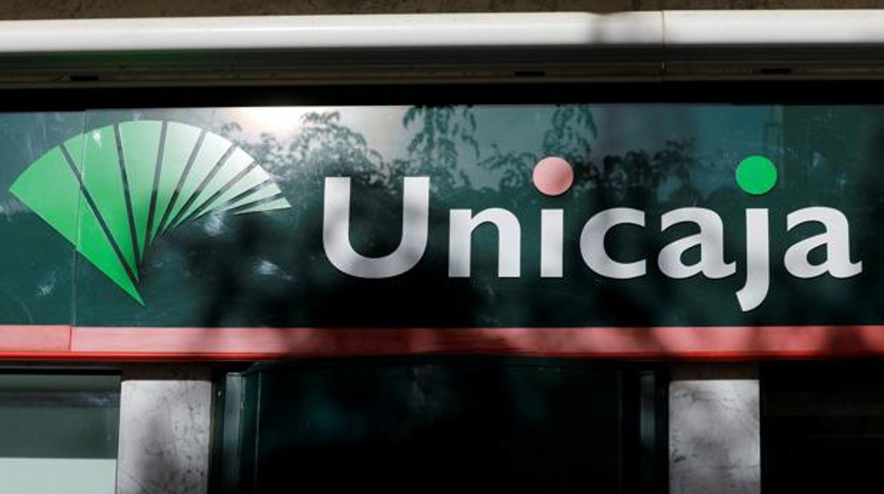 Unicaja Banco plantea el despido del 15 por ciento de su plantilla