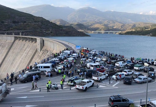 Manifestación por la canalización de la presa de Rules la pasada primavera