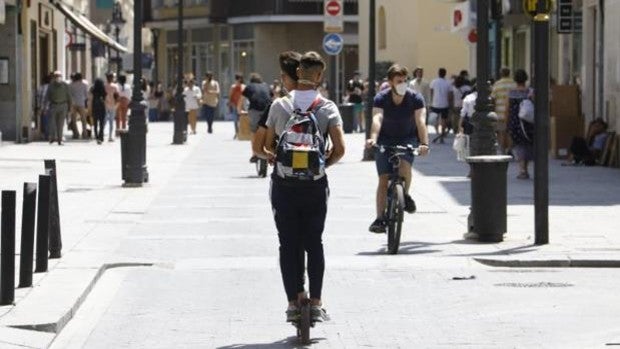 El Consejo Social de Córdoba plantea poner impuestos a los patinetes eléctricos