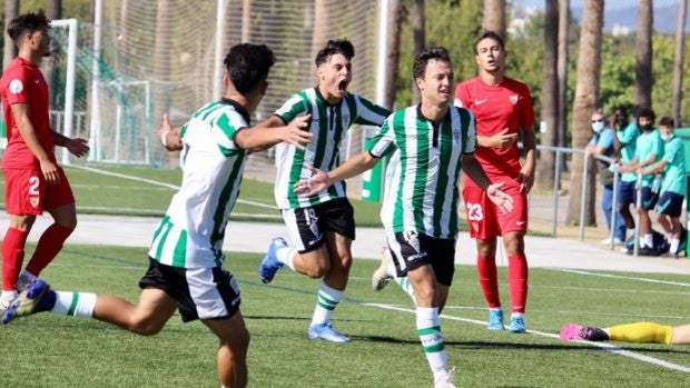 El Córdoba B y el Ciudad de Lucena ganan por la mínima para regresar al play off